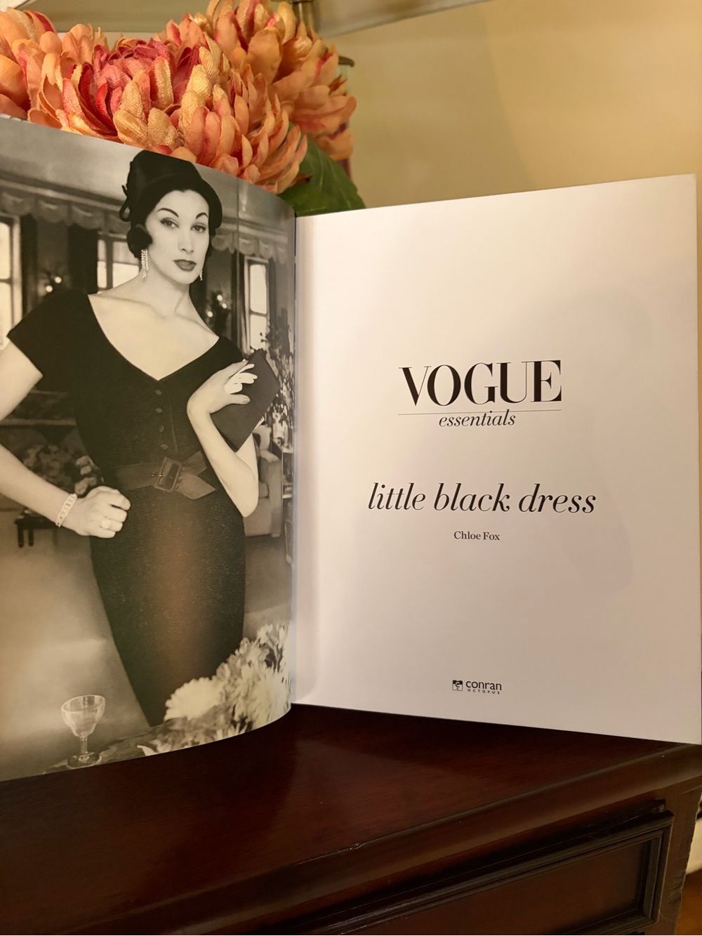 New Vogue “little black dress” coffee table book - Picture 5 of 6